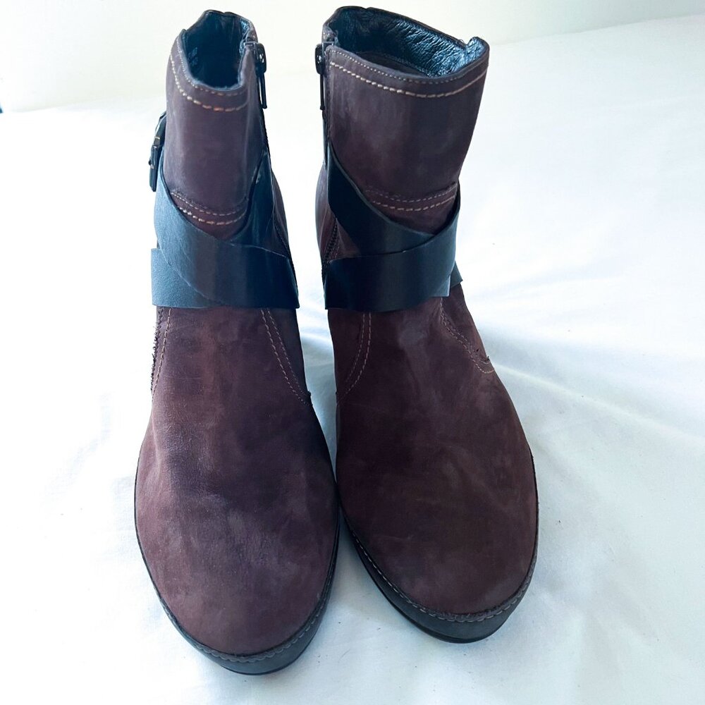 Clarks Artisan Brown Leather Ankle Boots Booties Buckle Strap Zip Up Chunky 10M - Picture 6 of 10
